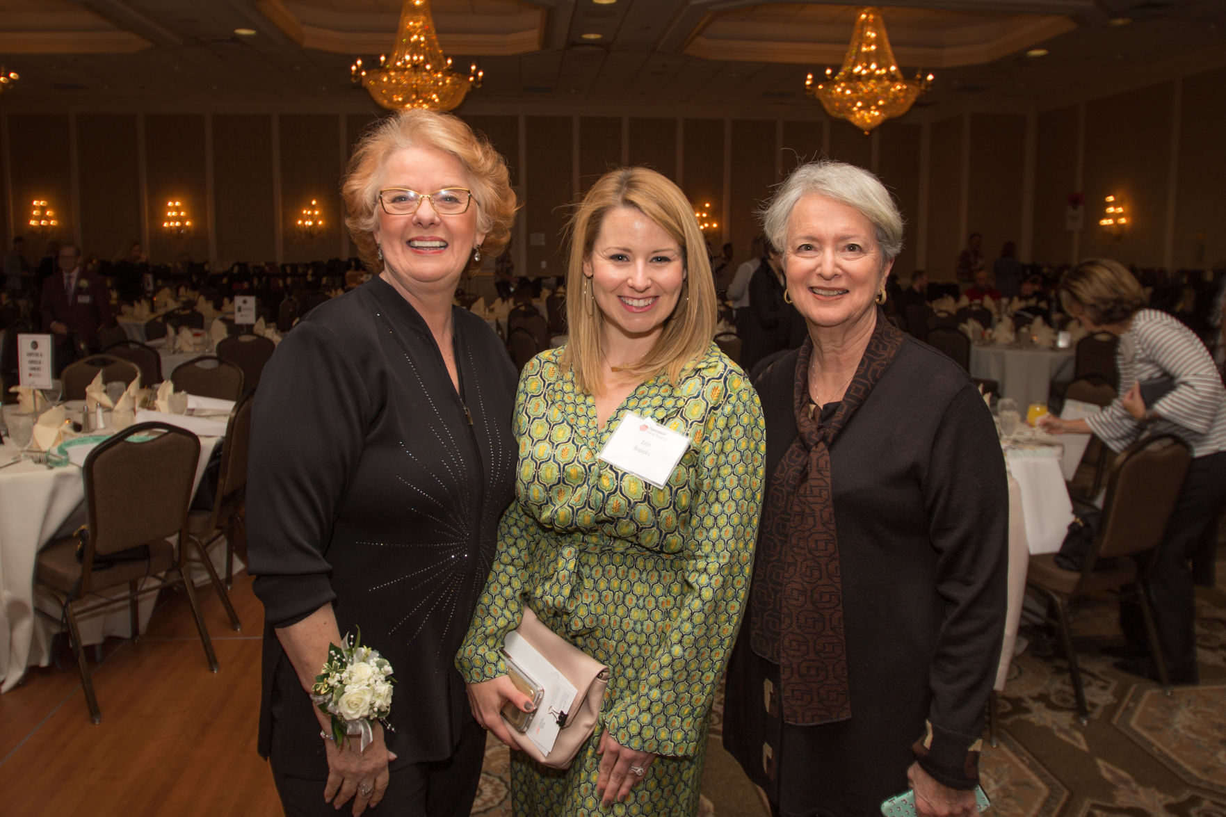 102018handbagstoendhunger5.jpg